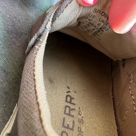 Toddler Sperry size 7 - Picture 2 of 6